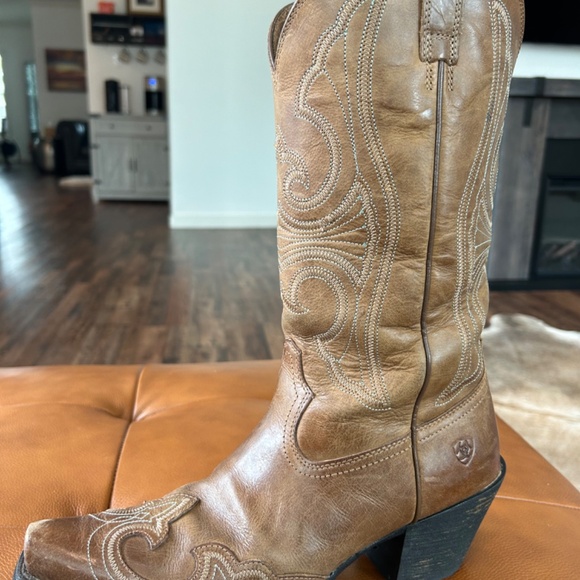 Women’s Western Boots - Picture 3 of 6
